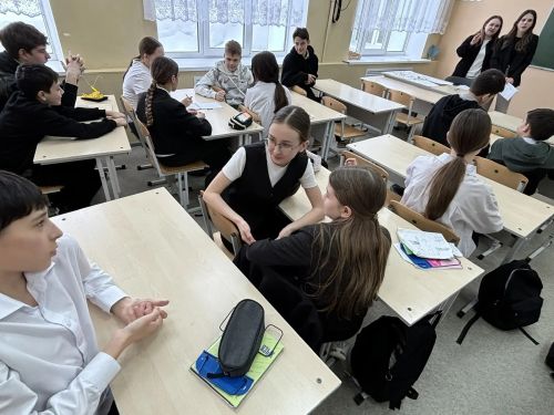 Из первых рук: воспитатели детского сада «Родничок» провели профпробы в школе №1 города Нурлат