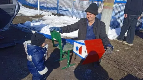 В селе Чулпаново семья Насыбуллиных устроила скворцам праздничное новоселье