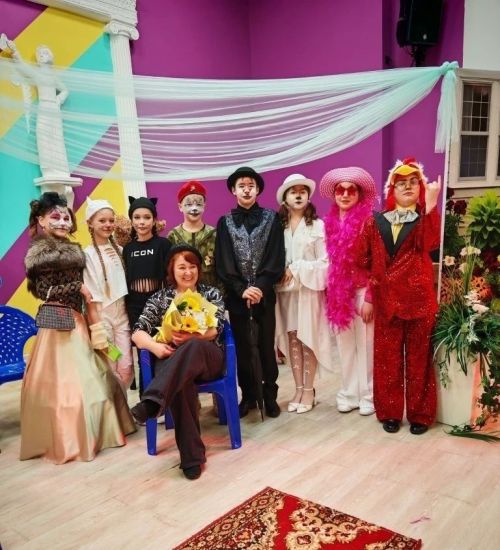 В ДШИ «Сэлэт» прошла премьера спектакля «Кошкин дом»