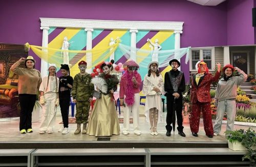 В ДШИ «Сэлэт» прошла премьера спектакля «Кошкин дом»