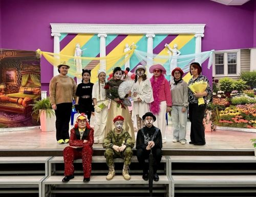 В ДШИ «Сэлэт» прошла премьера спектакля «Кошкин дом»