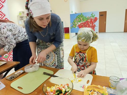 Семейные рецепты счастья: в Доме Дружбы народов Нурлата прошел кулинарный праздник