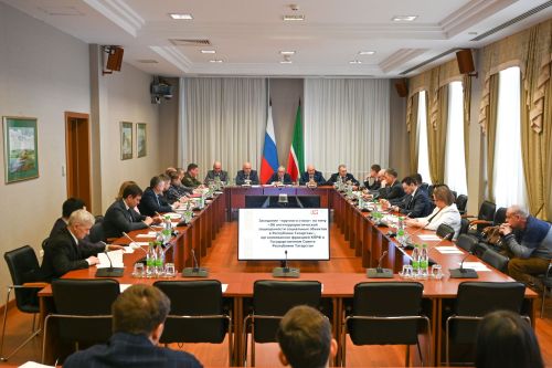 В Татарстане создадут рабочую группу Госсовета для контроля охраны школ и больниц
