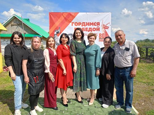 Нурлатцы поделились опытом поддержки семей на главной муниципальной премии страны