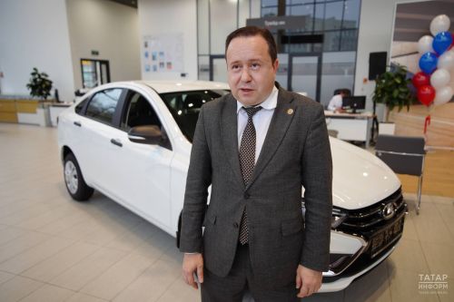 Отделение СФР по Татарстану вручило 31 автомобиль пострадавшим на производстве