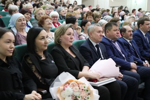 Праздник весны, красоты и материнства: в Нурлате прошло торжество в честь 8 Марта (+ фоторепортаж)