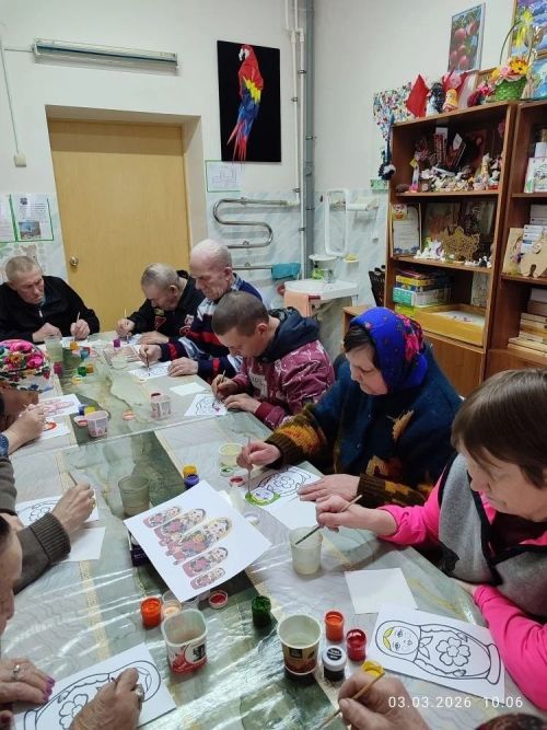 Секреты русской матрешки: творческий мастер-класс прошел в Нурлатском доме-интернате