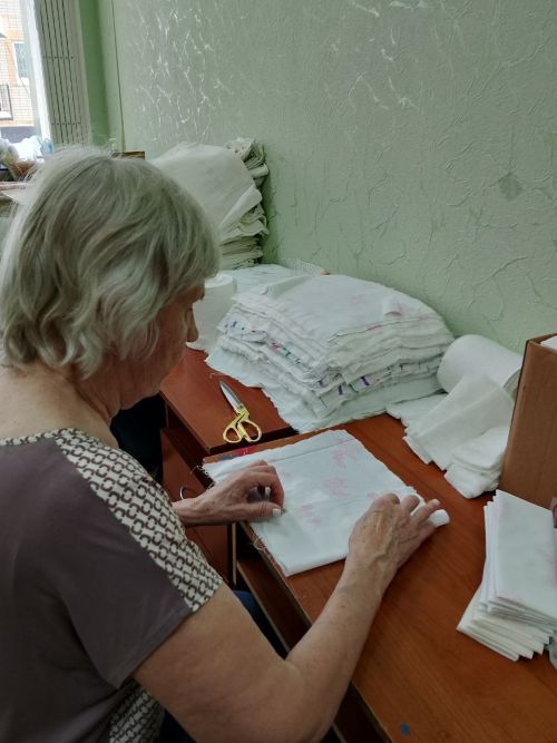 Тепло материнских рук для солдата: как в Нурлате плетут сеть добра