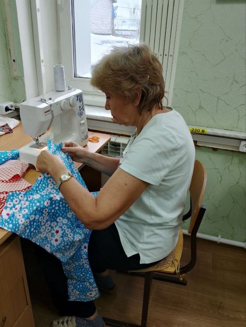 Тепло материнских рук для солдата: как в Нурлате плетут сеть добра