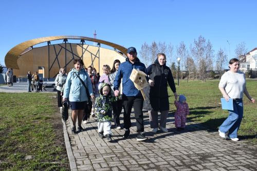 В Нурлате встретили весну «Птичьим новосельем»: скворечники получили прописку в Центральном парке