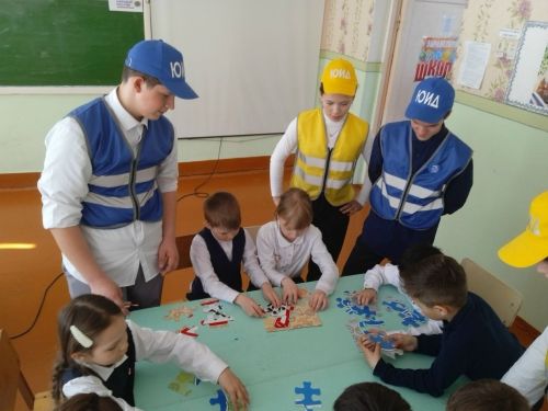 Юные инспекторы Нурлатского района вышли в рейд «Светофорик»