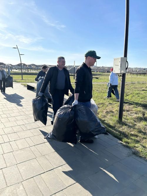 Нурлатцы активно вышли на субботник