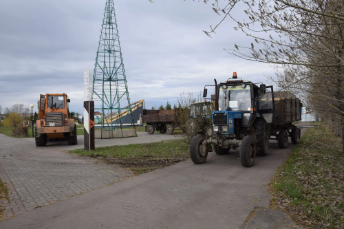 На субботник в парк вышли нурлатские общественники