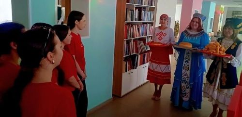 В Нурлате прошла «Библионочь-2026»: квест из 5 станций, хороводы и «Бәрәңге Фест»