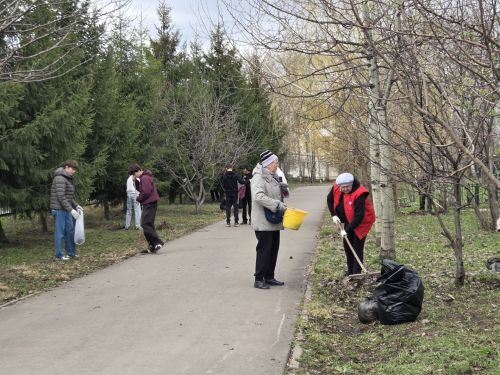 В Нурлате прошла акция «Доброе сердце – чистый парк»: более 300 участников и 400 мешков мусора