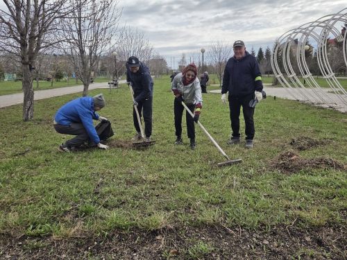 В Нурлате прошла акция «Доброе сердце – чистый парк»: более 300 участников и 400 мешков мусора