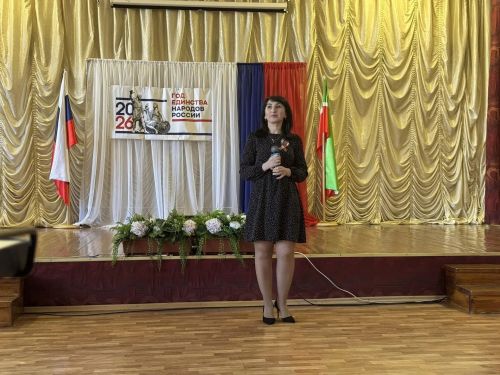В гимназии Нурлата прошёл патриотический вечер «Победные песни страны» ко Дню Победы