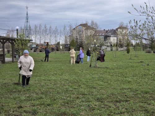 В Нурлате прошла акция «Доброе сердце – чистый парк»: более 300 участников и 400 мешков мусора