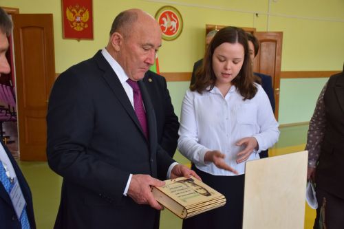 Развитие родных языков: опыт Нурлатского района получил высокую оценку Марата Ахметова
