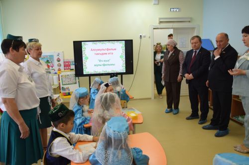 Развитие родных языков: опыт Нурлатского района получил высокую оценку Марата Ахметова