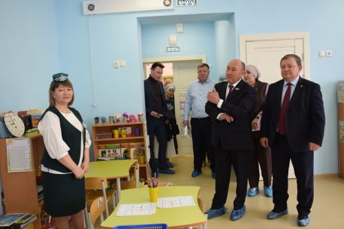 Развитие родных языков: опыт Нурлатского района получил высокую оценку Марата Ахметова