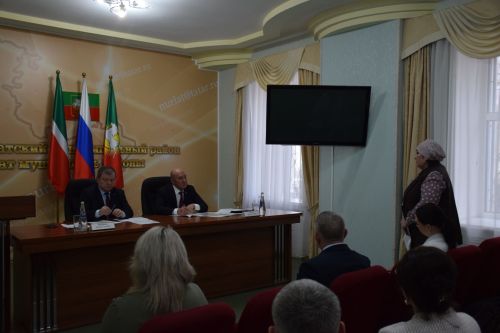 В Нурлате обсудили реализацию программ по сохранению татарского и чувашского языков