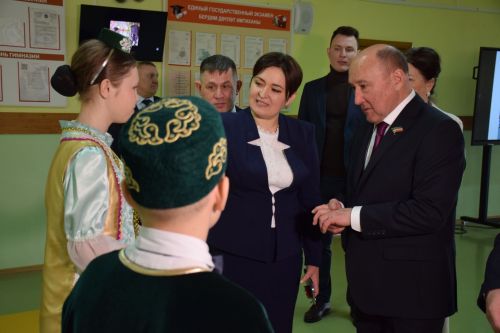 Развитие родных языков: опыт Нурлатского района получил высокую оценку Марата Ахметова