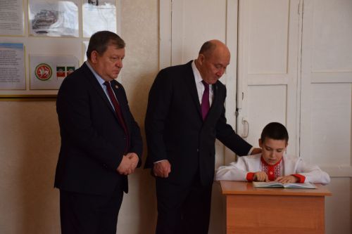 Развитие родных языков: опыт Нурлатского района получил высокую оценку Марата Ахметова