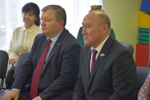 Развитие родных языков: опыт Нурлатского района получил высокую оценку Марата Ахметова