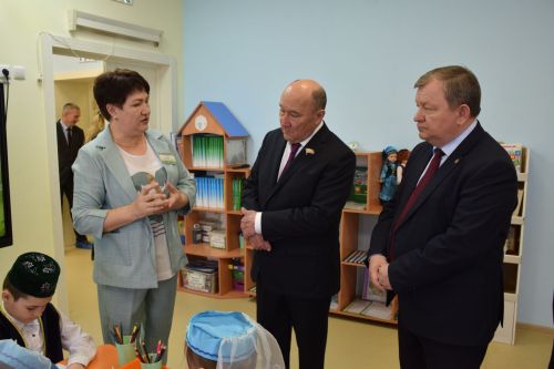 Развитие родных языков: опыт Нурлатского района получил высокую оценку Марата Ахметова
