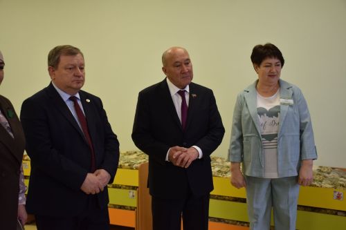 Развитие родных языков: опыт Нурлатского района получил высокую оценку Марата Ахметова