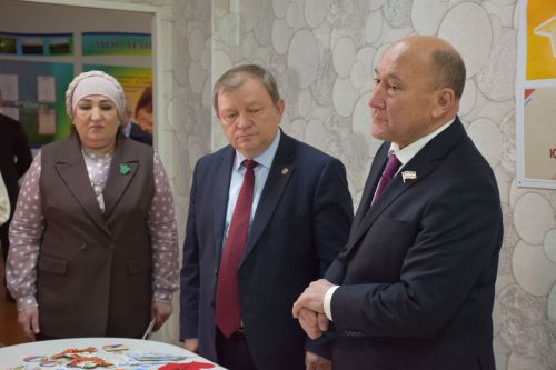 Развитие родных языков: опыт Нурлатского района получил высокую оценку Марата Ахметова