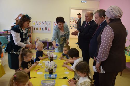 Развитие родных языков: опыт Нурлатского района получил высокую оценку Марата Ахметова