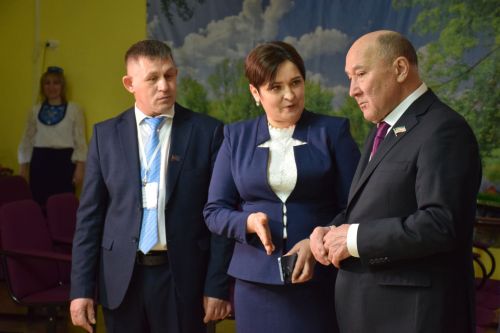 Развитие родных языков: опыт Нурлатского района получил высокую оценку Марата Ахметова