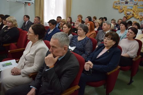 В Нурлате обсудили реализацию программ по сохранению татарского и чувашского языков