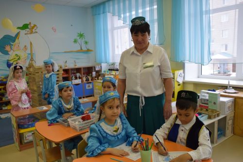 Развитие родных языков: опыт Нурлатского района получил высокую оценку Марата Ахметова