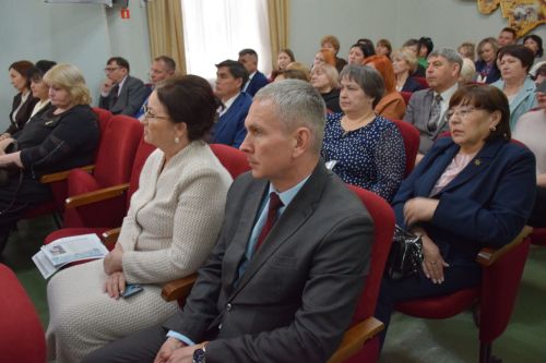 В Нурлате обсудили реализацию программ по сохранению татарского и чувашского языков