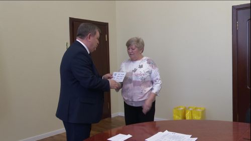 Дамир Ишкинеев подарил мамам участников СВО подписку на газету «Дуслык» («Дружба», «Туслах»)