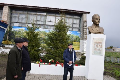Памяти великого поэта: в Нурлате прошел митинг к юбилею Габдуллы Тукая