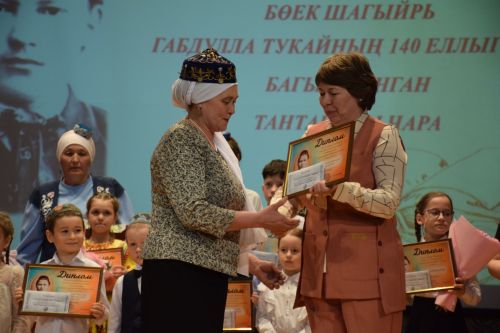 Нурлат отметил 140-летие Габдуллы Тукая праздником родного языка