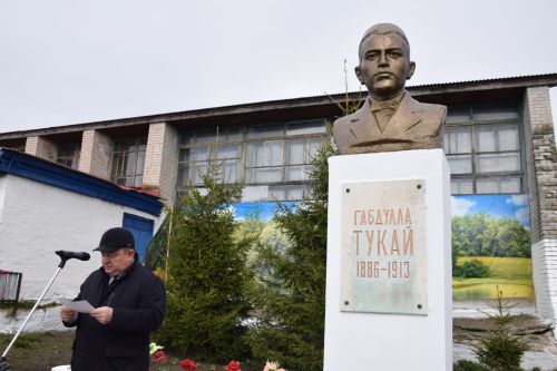 Памяти великого поэта: в Нурлате прошел митинг к юбилею Габдуллы Тукая