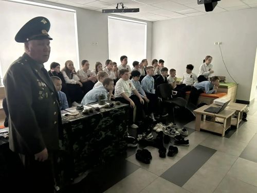 Более 600 нурлатцев прикоснулись к истории: в городе завершил работу мобильный музей «На защите границ»