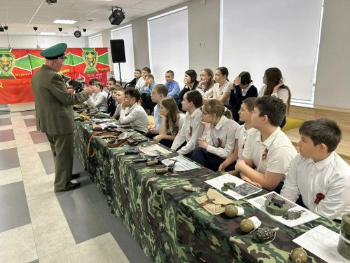 Более 600 нурлатцев прикоснулись к истории: в городе завершил работу мобильный музей «На защите границ»