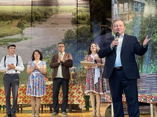 «Авылга кызлар килде…»: премьера народного театра в Нурлате собрала аншлаг