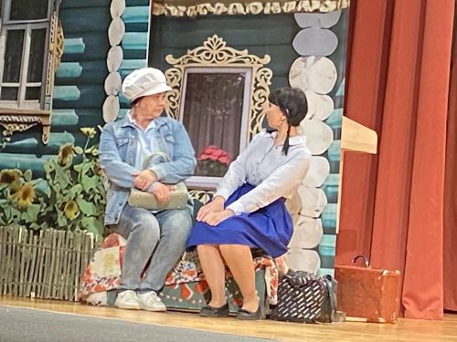«Авылга кызлар килде…»: премьера народного театра в Нурлате собрала аншлаг