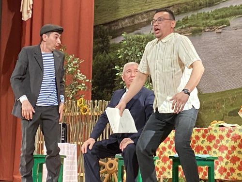 «Авылга кызлар килде…»: премьера народного театра в Нурлате собрала аншлаг
