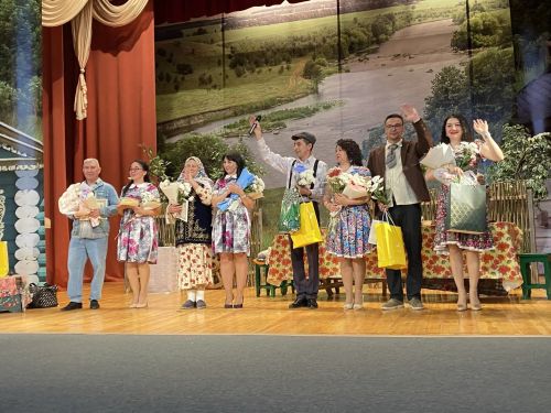 «Авылга кызлар килде…»: премьера народного театра в Нурлате собрала аншлаг