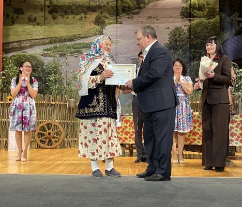 «Авылга кызлар килде…»: премьера народного театра в Нурлате собрала аншлаг