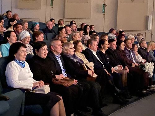 «Авылга кызлар килде…»: премьера народного театра в Нурлате собрала аншлаг