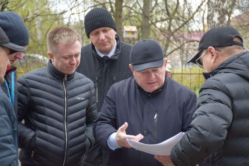 Глава Нурлатского района проверил ход реконструкции школы №4